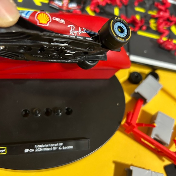 Ferrari Red Racing Car Set - Picture 3 of 6